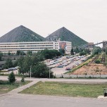Bergbaubetrieb Paitzdorf (Thüringen) mit den weithin sichtbaren Spitzkegelhalden 1991