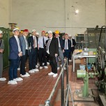 Befahrung des Maschinenhauses mit der historischen Fördertechnik. Der Umgang mit dem Erbe der Wismut stand ebenfalls auf der Agenda des Besuchs.