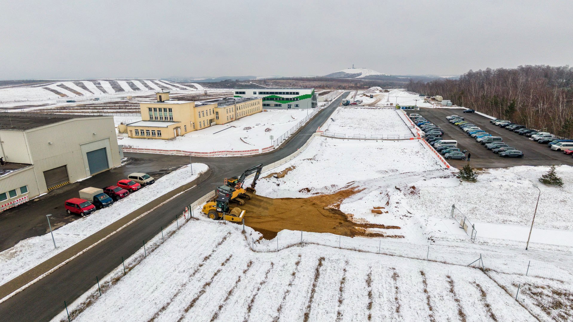 Luftbild mit Gebäuden und Freiflächen