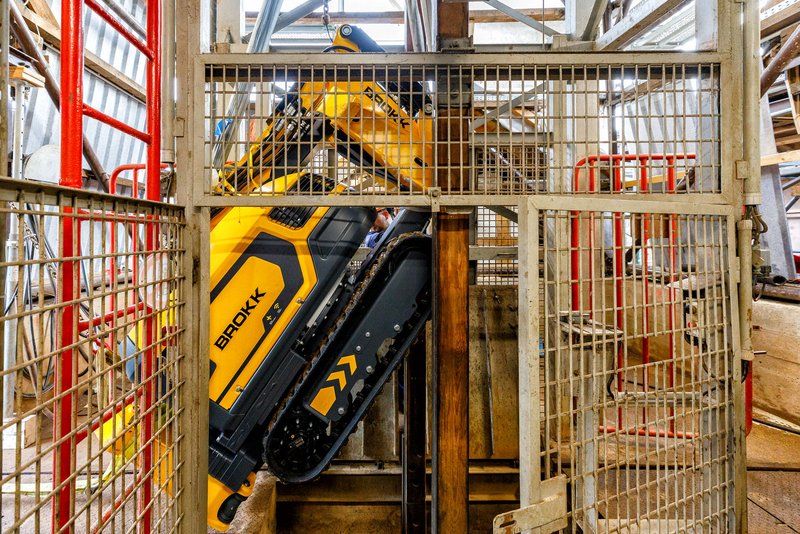 Das Gerät hängt schräg