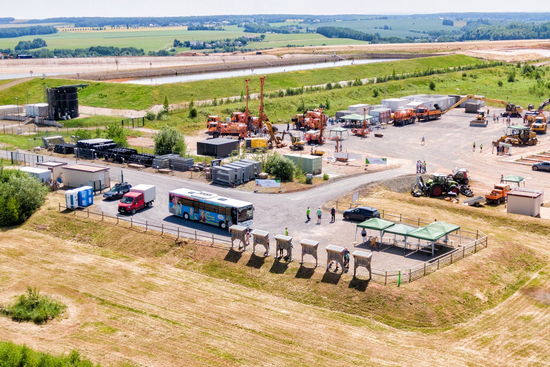 Aussichtspunkt, Pavillons und Technikausstellung