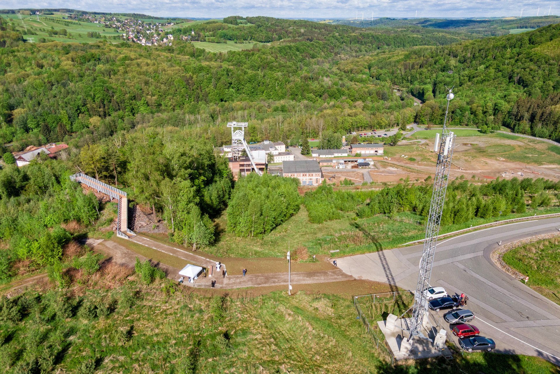 Luftbild mit der Plattform und dem Schacht 371