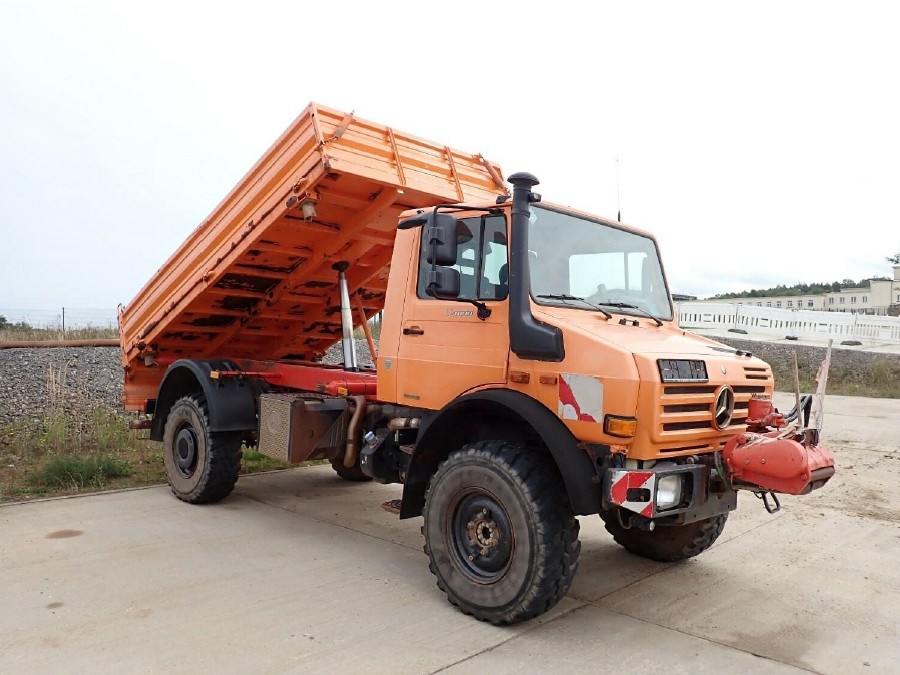 gebr. Mercedes-Benz UNIMOG 437/25